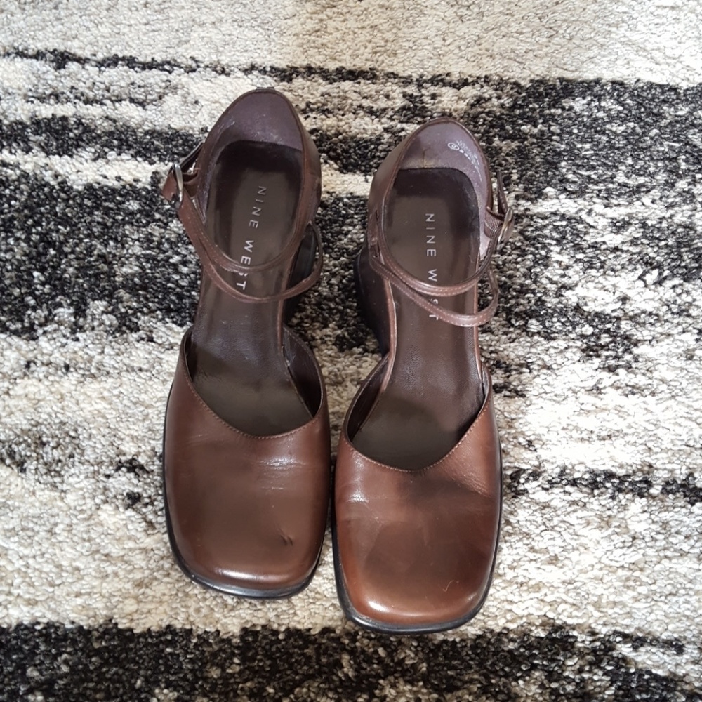 Nine West closed toe Mary Jane style Wedge size 7